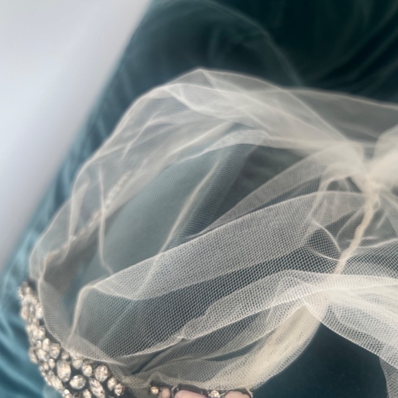 1920s Vintage Style Wedding Veil with 9 foot Cathedral Train - Picture 4 of 8